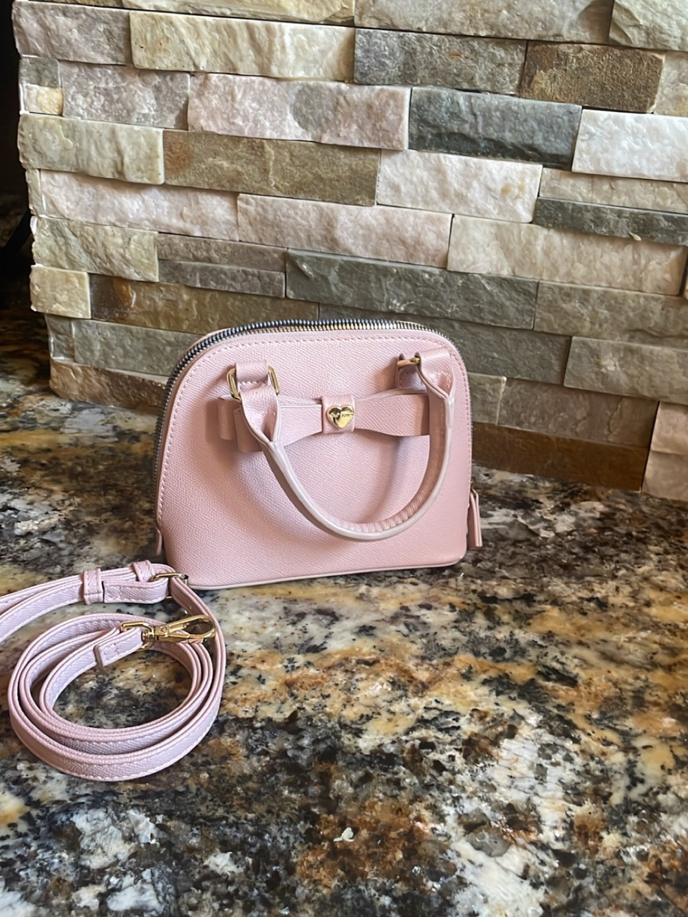 BETSEY JOHNSON light pink small bow purse - Picture 2 of 6